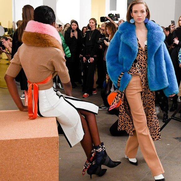 💥INSANELY BEAUTIFUL💥DVF Luxurious Collared Faux Fur Jacket in Cerulean Blue - Picture 9 of 16